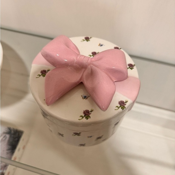 Coquette Telefloral Round Package Ceramic Jar Lavender bow - Picture 1 of 9